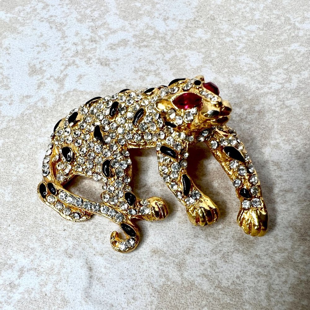 Vintage Gold Tone Cheetah Leopard Brooch Black Enamel Clear Rhinestones Red Eyes